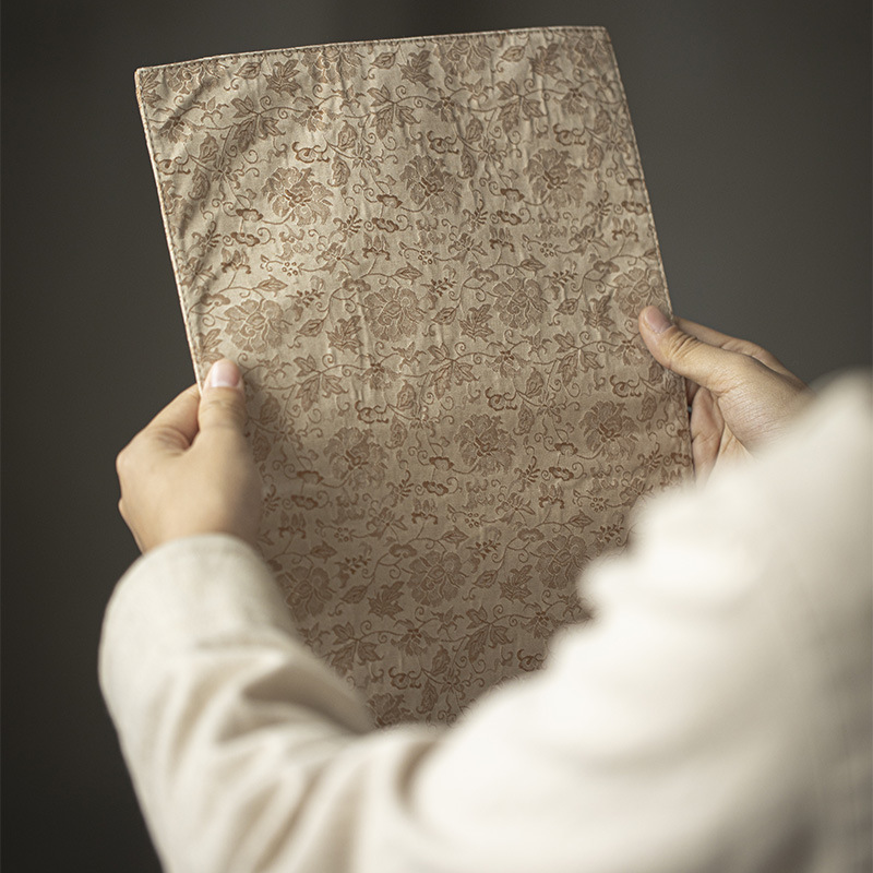 مفرش طاولة شاي جديد على الطراز - مراجعة Linen Table Runner وسعره